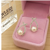 Pearl with a Knot- Golden