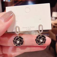 Black rose ear rings