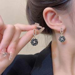 Black rose ear rings