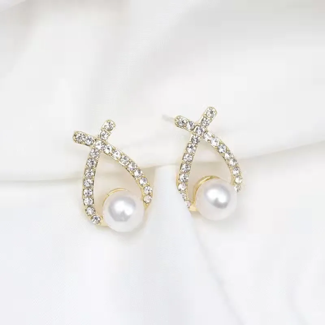 Pearl with a Knot- Golden